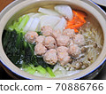 Home-cooked chicken dumpling hot pot 70886766