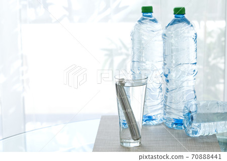 Alkaline hydrogen steel filter water stick in water Alkaline hydrogen steel filter water stick in water 70888441