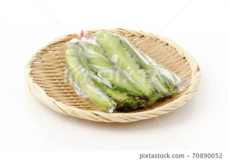 Winged bean (Urizumi bean) in a bag Winged bean (Urizumi bean) in a bag 70890052