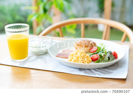 Image of breakfast in my home 70890107