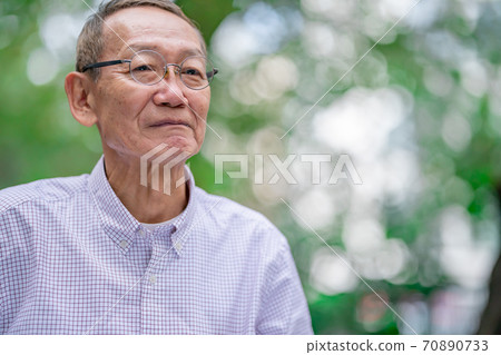 Senior man portrait Senior man portrait 70890733