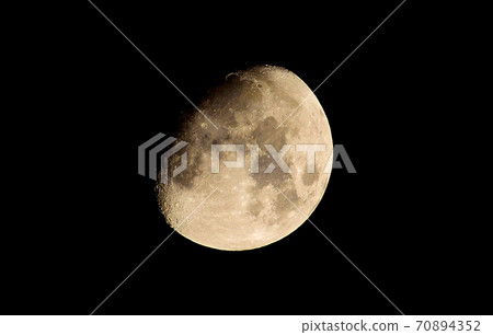 Moon  70894352