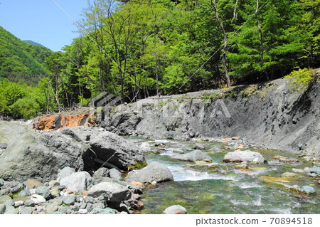 Anyasu outcrop 70894518