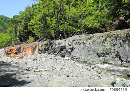 Anyasu outcrop 70894519