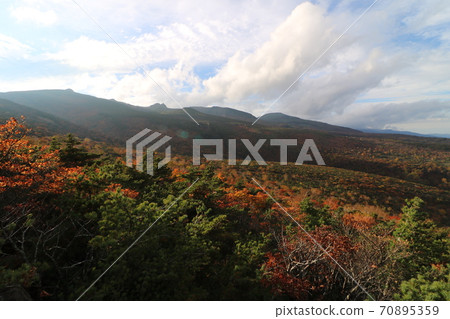 Mt. Adatara in Fukushima Prefecture during the peak season of autumn leaves 70895359