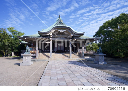 Toyokuni Shrine in Osaka Castle Park Toyokuni Shrine in Osaka Castle Park 70904236
