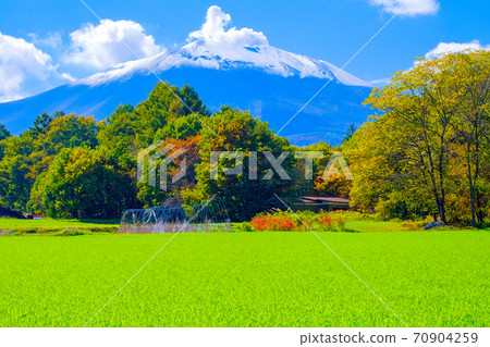 秋天的鄉村和淺間山 70904259