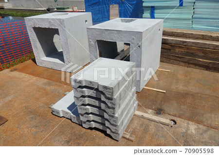 Construction 70905598