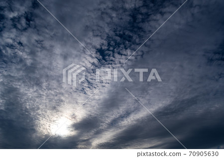 Autumn sky Blue sky and sun hidden in cirrocumulus Wide-angle a-1-2 Vivid 70905630