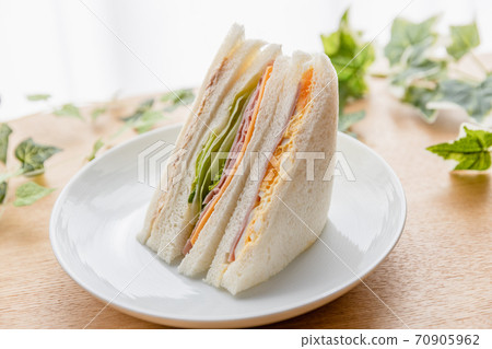Mixed sandwich Mixed sandwich 70905962