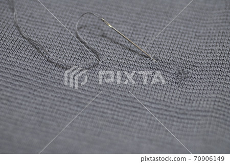 縫製和修理衣服上的孔 縫製和修理衣服上的孔 70906149