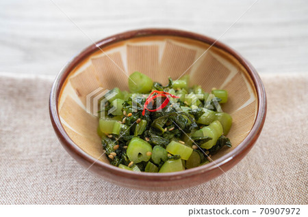 Fried nozawa grease with oil Fried nozawa grease with oil 70907972