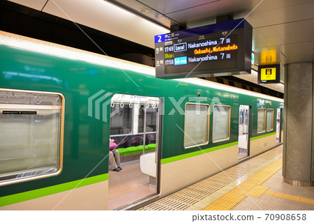 京阪電車天滿橋站風光 70908658