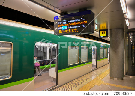 京阪電車天滿橋站風光 70908659