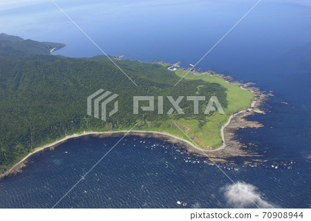 從天空看到的知床岬(北海道知床) 從天空看到的知床岬(北海道知床) 70908944