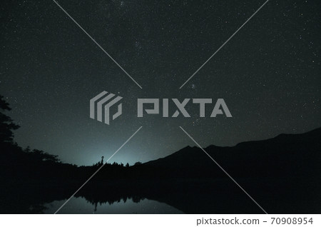 知床五湖（北海道知床）的星空 70908954