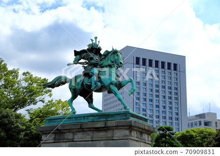 東京徒步，皇宮外苑，正成正立雕像 70909831