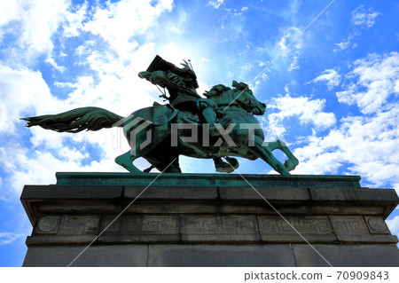 Tokyo walk Kokyogaien statue of Kusunoki Masashige Tokyo walk Kokyogaien statue of Kusunoki Masashige 70909843