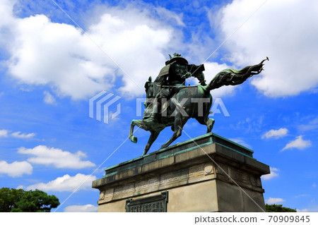 東京徒步,皇宮外苑,正成正立雕像 東京徒步,皇宮外苑,正成正立雕像 70909845