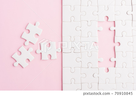 jigsaw puzzle game texture incomplete or missing piece 70910845