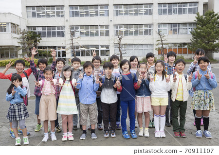 小學生合影 小學生合影 70911107