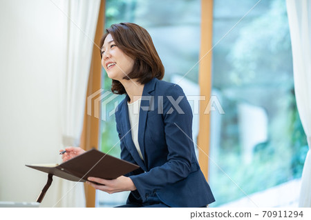 女商人招攬業務 女商人招攬業務 70911294