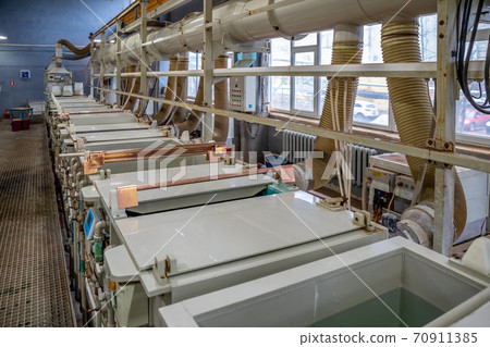 galvanic bath for the treatment of industrial fasteners 70911385