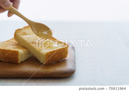 Apple jam toast Apple jam toast 70911964