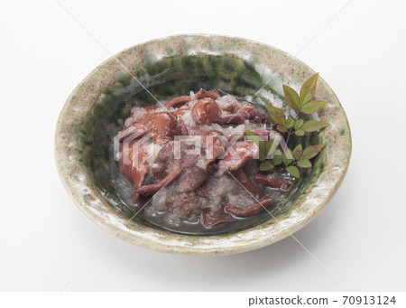 Natural mushroom Suillus bovinus with grated radish 70913124