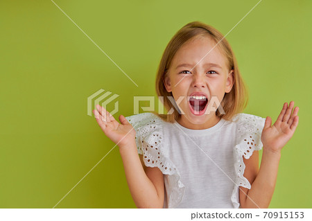 angry little girl is screaming angry little girl is screaming 70915153