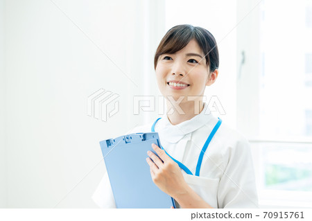 護理員女人[肖像] 70915761