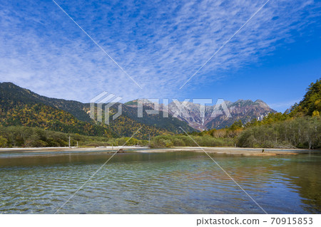 《Nagano Prefecture》 Autumn Kamikochi Taisho Pond and Hotaka Mountain Range 70915853