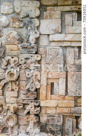 Ancient city of Chichen Itza with magical pyramid in Yucatan, Mexico	 70916952