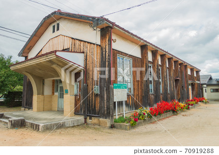 新屋公民館[有形文化財產註冊] 70919288