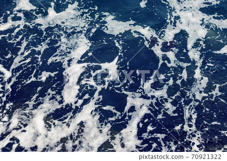 Top view of the sea surface 70921322