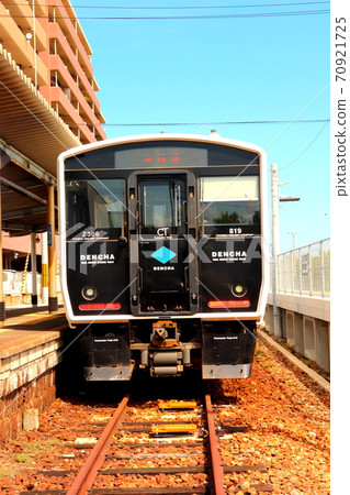 DENCHA Saitozaki Station Fukuoka Prefecture JR Kyushu Kashii Line 70921725