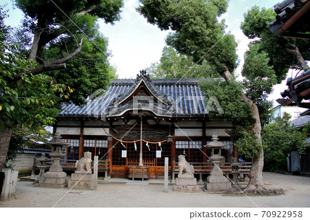 在大阪府平野區麒麟館旁市行走時發現的一座古老神社，也被稱為志乃木立原神社。 70922958