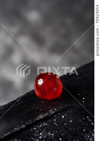 maraschino cherry 70924854