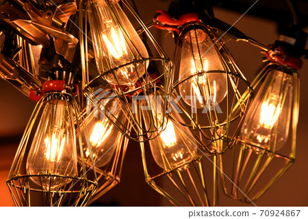 light bulb light bulb 70924867