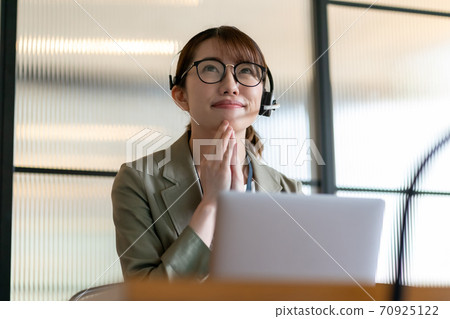 有在線會議的婦女 70925122