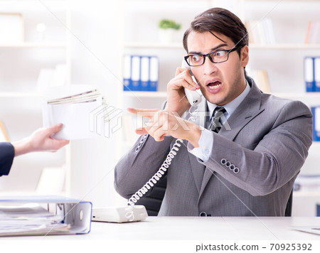 Businessmanbeing offered bribe for breaking law 70925392