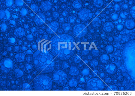 Close up beautiful abstract blue bubbles in water extreme. Abstract nature pattrn for design. 70926263