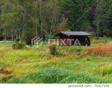 Kaida Kogen Aquatic Botanical Garden in early autumn Watermill 70927200