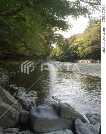 Isuzu River extending to the front 70927396