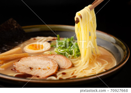 醬油和豬肉拉麵 70927668