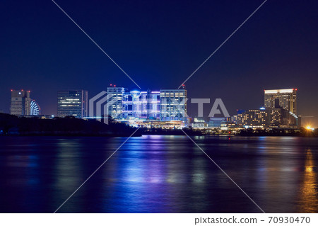 Night view of Tokyo Bay and Odaiba Night view of Tokyo Bay and Odaiba 70930470