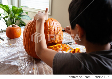 Pumpkin carving Pumpkin carving 70934126