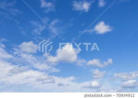 令人耳目一新的藍天 令人耳目一新的藍天 70934912