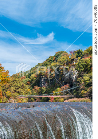 [Fukiware Falls and Autumn Leaves] 70940088