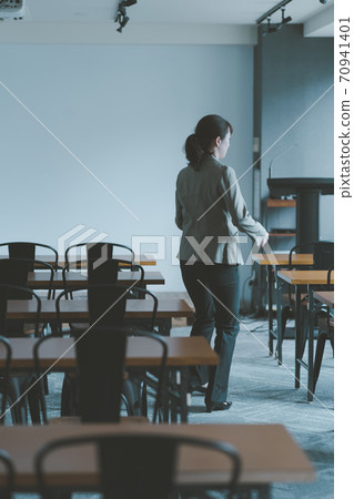 研討會場地女性 70941401